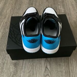 SOLD! Jordan 1 low UNC OG sz11.5